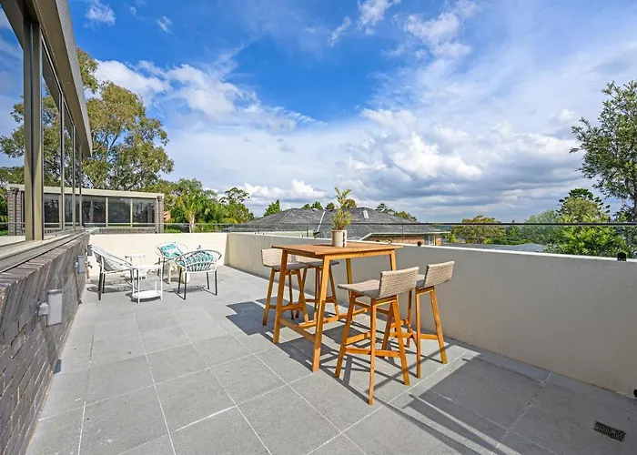 Putney Brand New Luxury House Pool & Waterview
